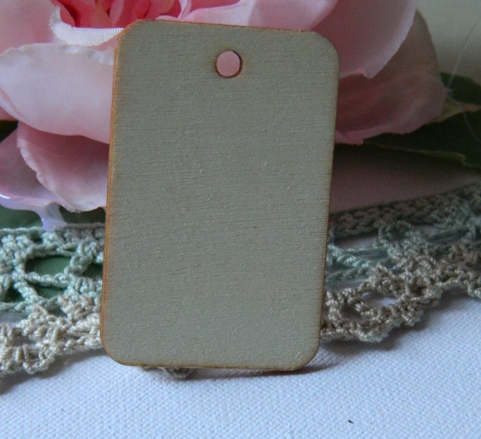 Porte-clés en bois pour bindrune personnalisée Support porte-clés en bois naturel destiné à recevoir une bindrune personnalisée gravée artisanalement.