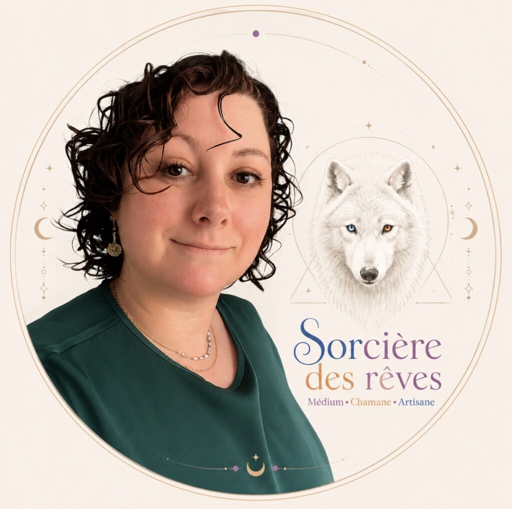 Portrait de Victoria, fondatrice de Sorcière des rêves, médium, chamane et artisane.
